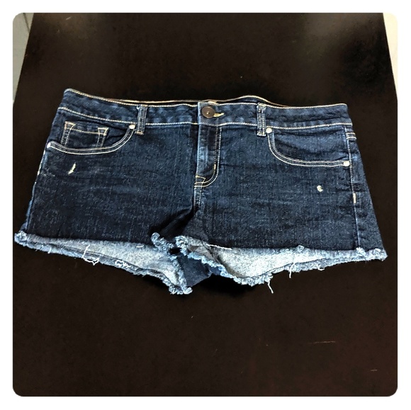 No Boundaries Pants - Dark wash Jean shorts No Boundaries Pants - Dark wash Jean shorts